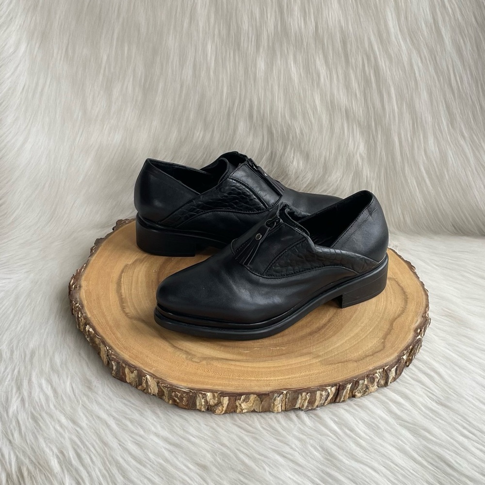 Lilimill black leather loafers